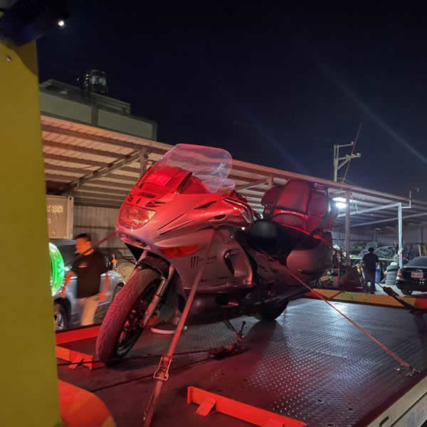 高雄燕巢區重機道路救援